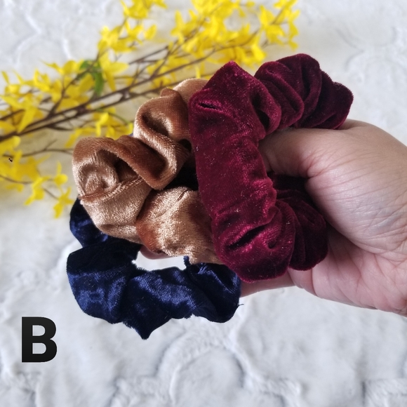 Velvet Scrunchies and Scrunchies With Bow - Picture 7 of 8